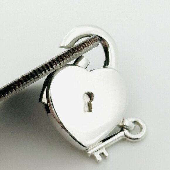 Tiffany & Co Clip Heart Key Keyhole Padlock Charm or Pendant in Sterling Silver - Picture 2 of 8